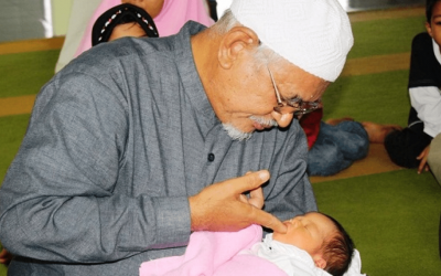 Merawat Bayi Sesuai Anjuran Nabi, Inilah Penjelasannya