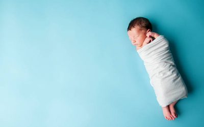 Bedong Bayi Baru Lahir, Perlukah Untuk Dilakukan?